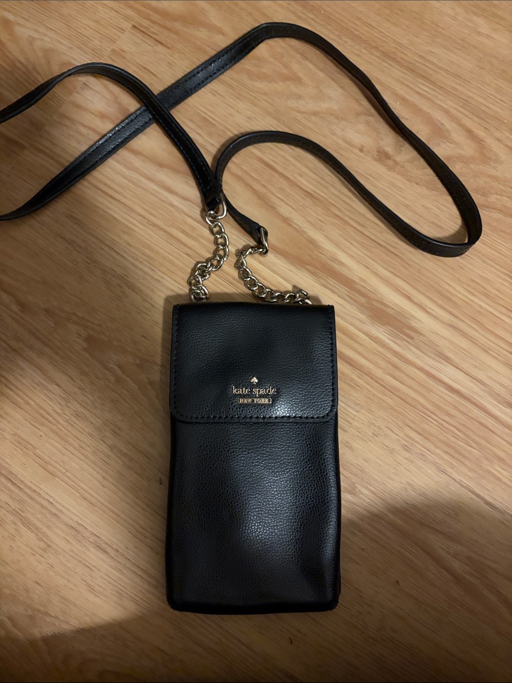 kate spade black leather small crossbody phone pouch with gold chain